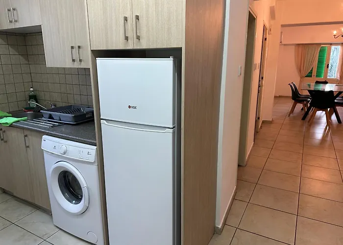 Center * ניקוסיה